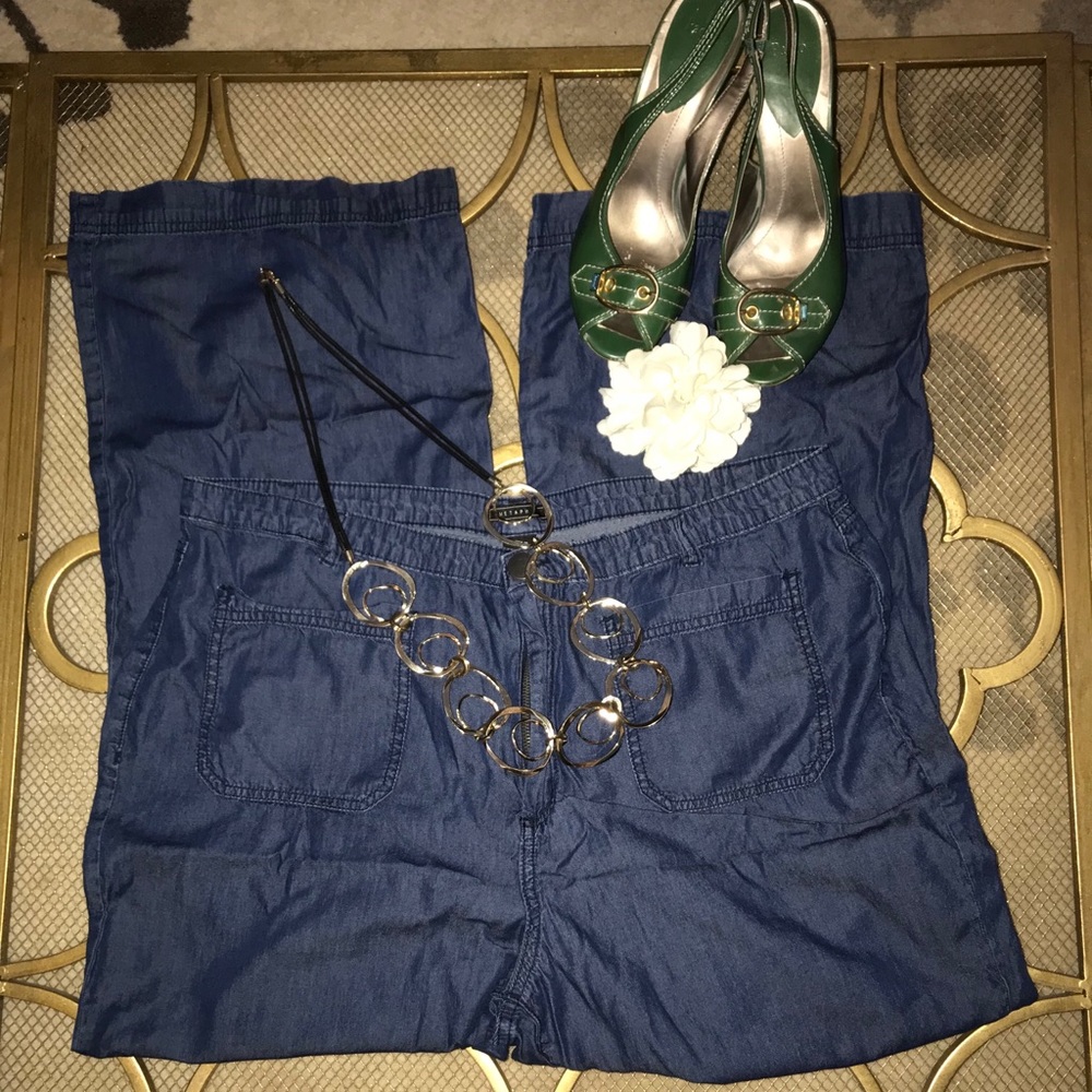 The perfect Straight leg/Boho Jean! LIKE NEW - Picture 2 of 4